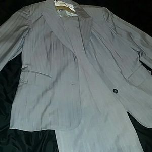 Sharp business pants suit by East 5th